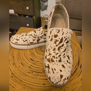 Crown Vintage Womens 9 M Kaide Cow Hair Slip On Sneakers